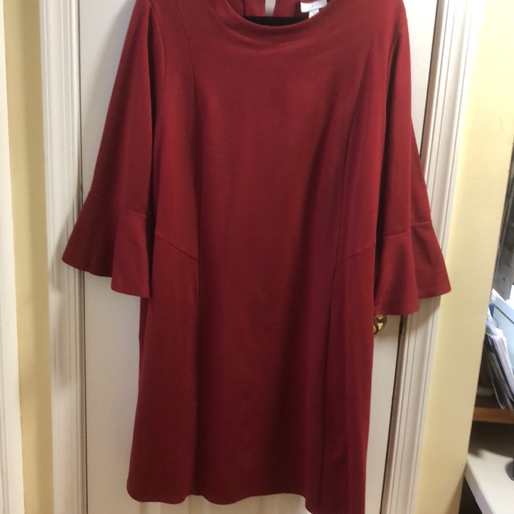 New dress - never worn, original price tag attached. Perfect for work/holiday.